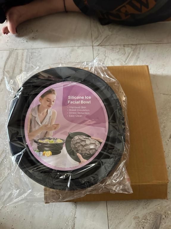 Foldable Silicone Bowl With A Built-In Ice Tray || SlimVelli™